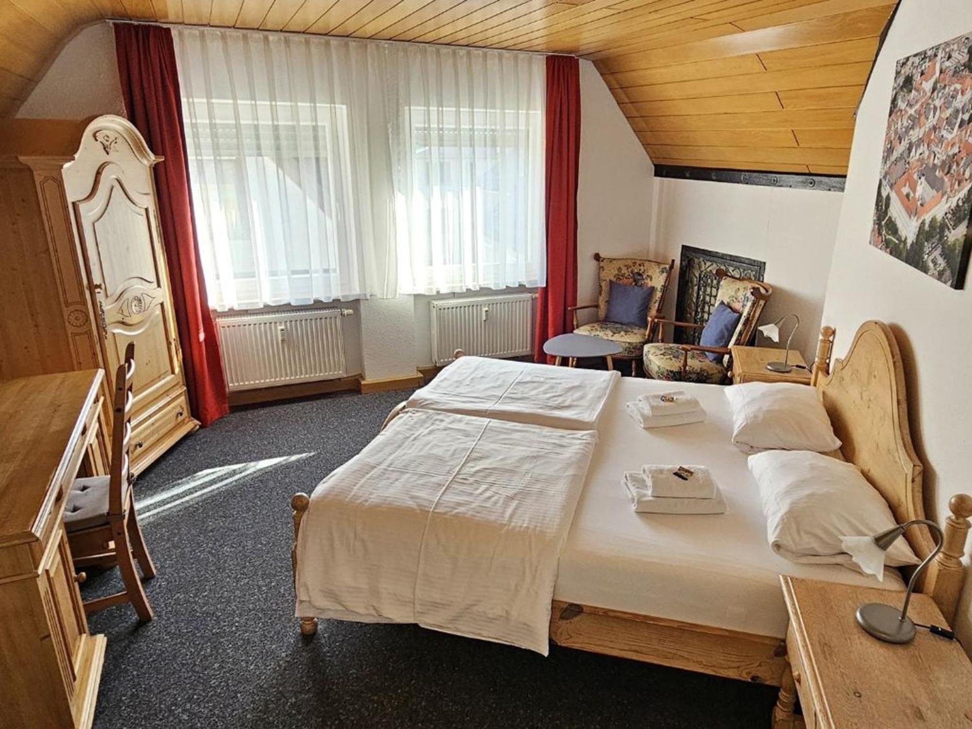 Hotel Hirsch ギュンツブルク エクステリア 写真